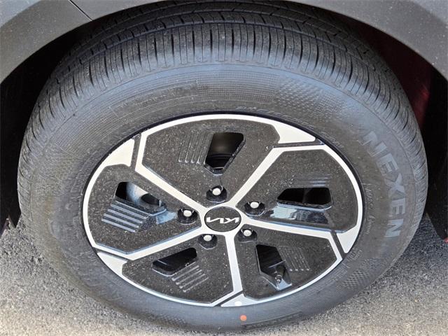 new 2025 Kia Niro car, priced at $29,055