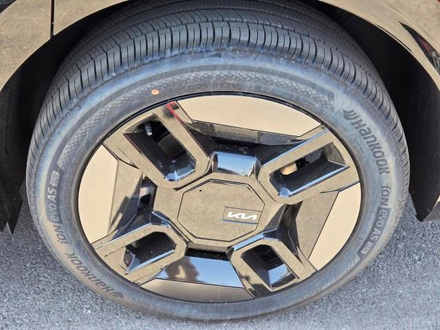 new 2026 Kia EV9 car, priced at $74,515