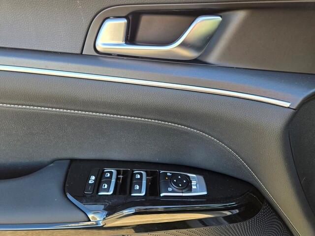 new 2025 Kia K5 car, priced at $30,210