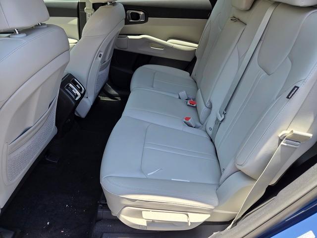 new 2025 Kia Sorento car, priced at $37,505