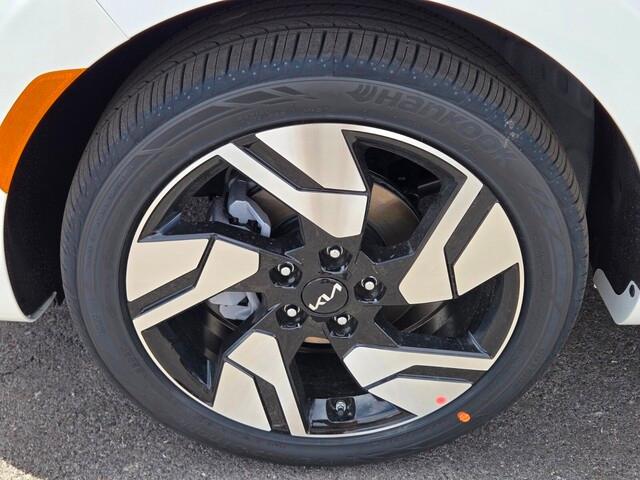 new 2025 Kia Soul car, priced at $27,605