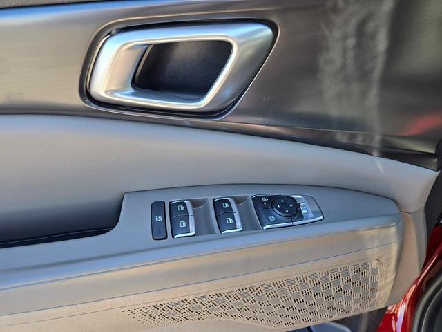 new 2025 Kia Carnival Hybrid car, priced at $40,775