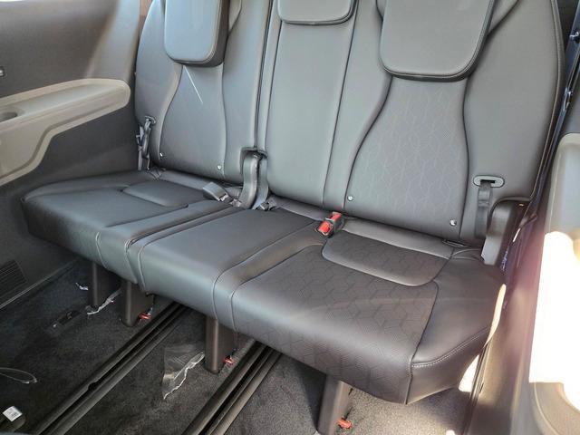new 2025 Kia Carnival Hybrid car, priced at $40,775