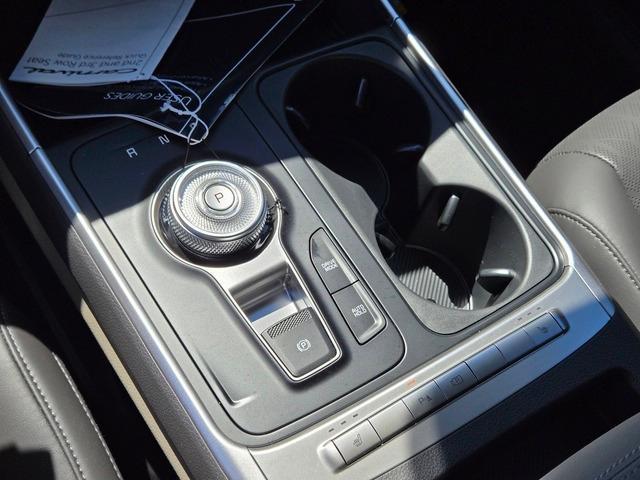 new 2025 Kia Carnival Hybrid car, priced at $40,775