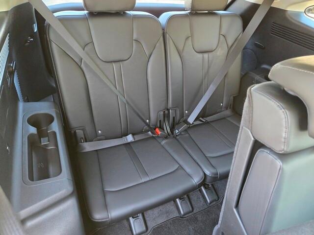 used 2025 Kia Sorento car, priced at $32,788