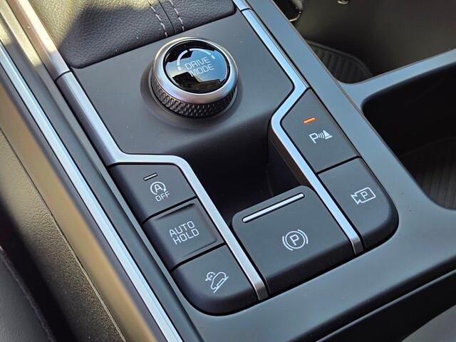 new 2025 Kia Sorento car, priced at $36,775