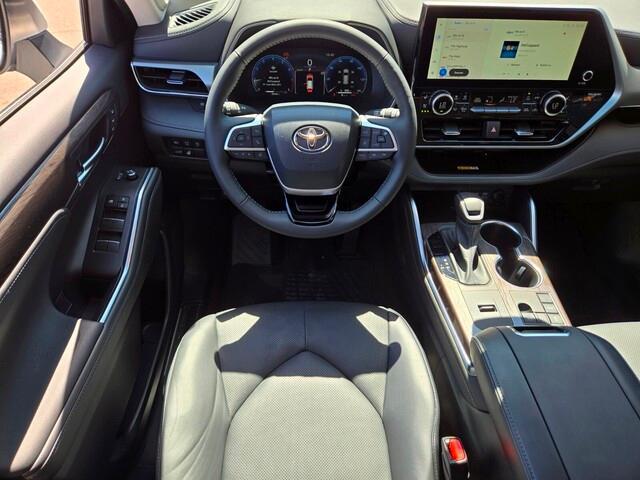 used 2023 Toyota Highlander car, priced at $43,200