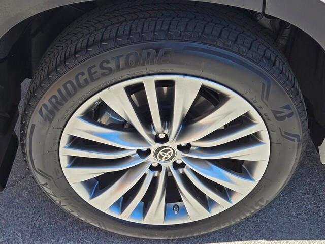 used 2023 Toyota Highlander car, priced at $43,200
