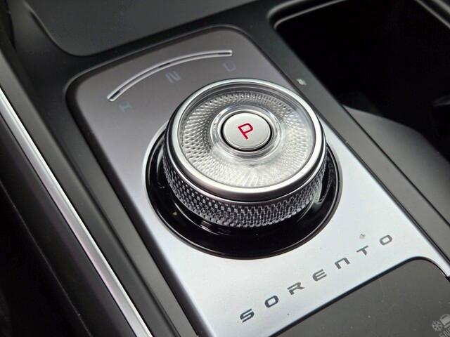 new 2025 Kia Sorento Hybrid car, priced at $40,800