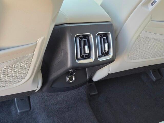 new 2025 Kia Sorento car, priced at $37,615