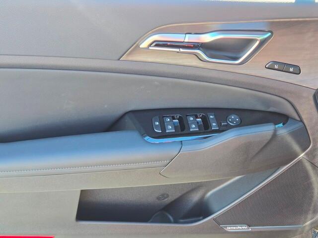 new 2025 Kia Sportage Plug-In Hybrid car, priced at $44,770