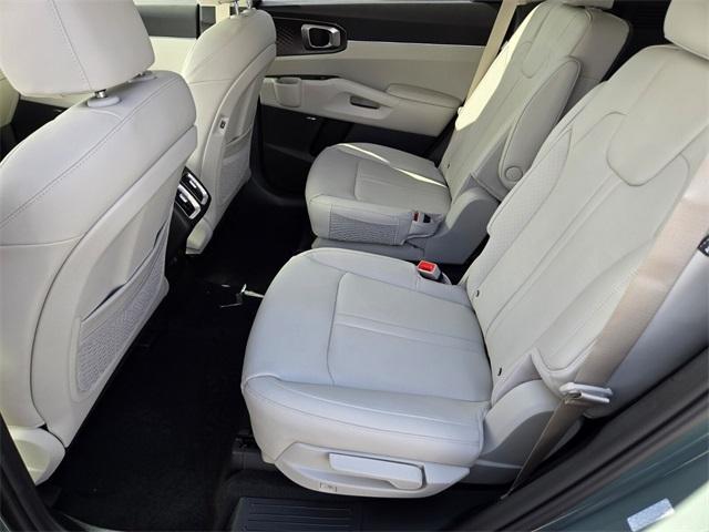 new 2026 Kia Sorento Hybrid car, priced at $42,780