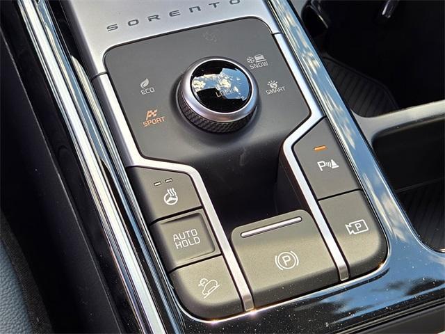 new 2025 Kia Sorento Hybrid car, priced at $49,010