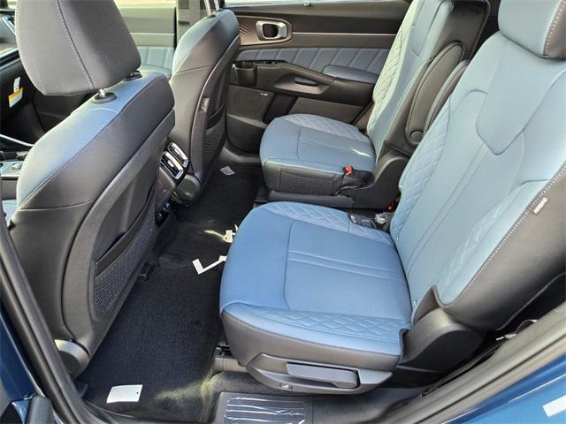 new 2025 Kia Sorento Hybrid car, priced at $49,010