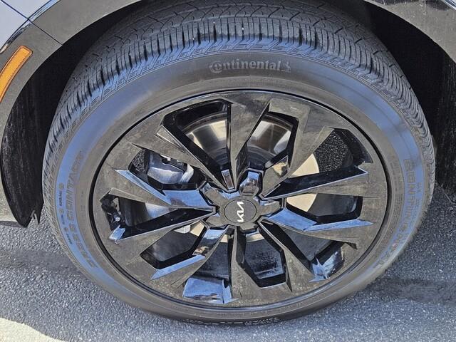used 2023 Kia Sorento car, priced at $32,390