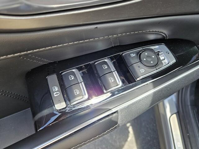 used 2023 Kia Sorento car, priced at $32,390
