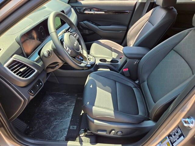 new 2025 Kia Seltos car, priced at $27,415