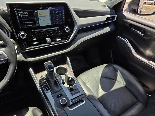 used 2021 Toyota Highlander car, priced at $33,995