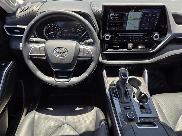 used 2021 Toyota Highlander car, priced at $33,995