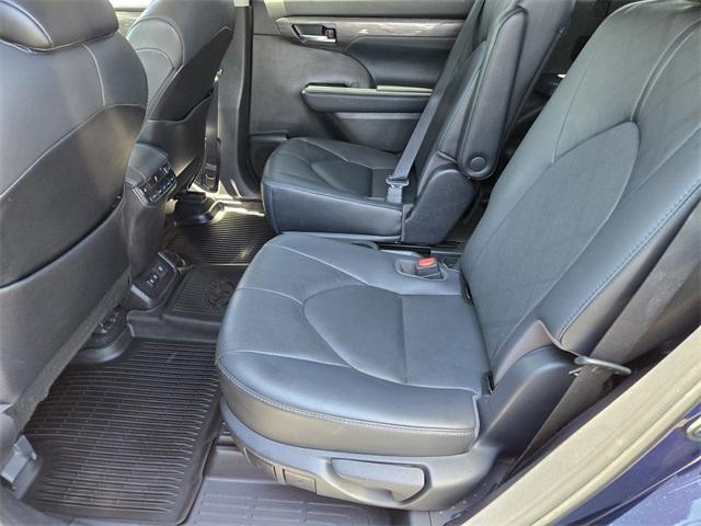 used 2021 Toyota Highlander car, priced at $33,995
