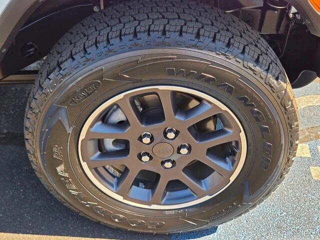 used 2021 Jeep Wrangler Unlimited car, priced at $31,405