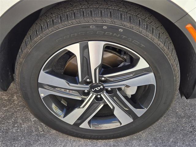 used 2023 Kia Sorento Hybrid car, priced at $31,588