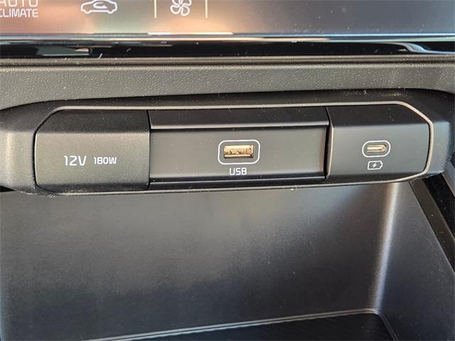 new 2025 Kia Niro car, priced at $27,990
