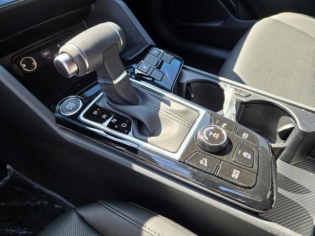 new 2025 Kia Sportage car, priced at $35,755