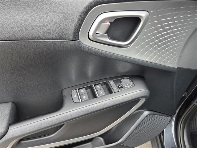 new 2025 Kia Soul car, priced at $24,615
