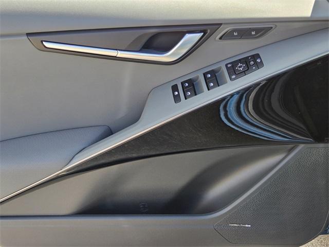 new 2025 Kia Niro car