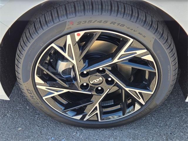 new 2025 Kia K5 car, priced at $30,045