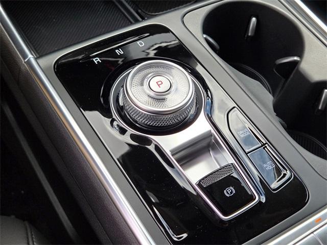 new 2025 Kia Carnival Hybrid car, priced at $51,790