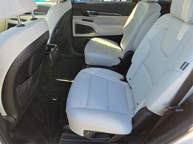 used 2025 Kia Telluride car, priced at $35,988