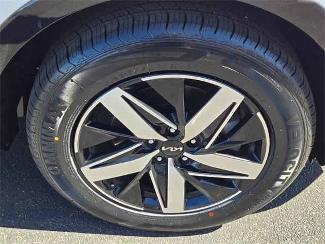 used 2022 Kia Sorento car, priced at $23,995