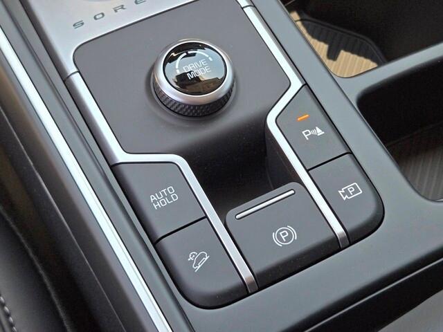 new 2025 Kia Sorento Hybrid car, priced at $41,630