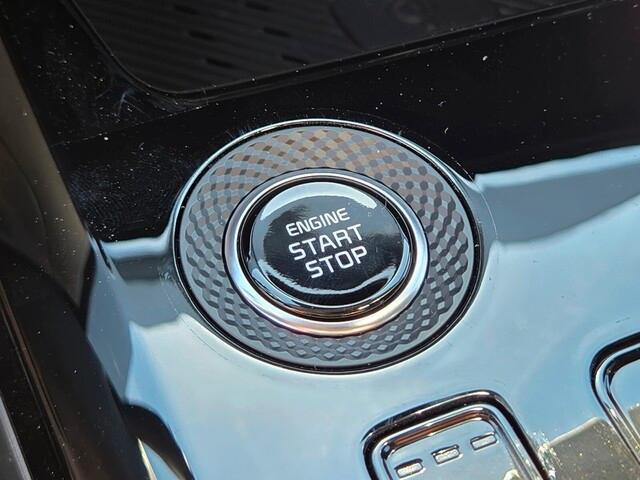 new 2025 Kia Niro car, priced at $31,360
