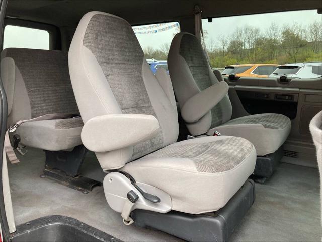 used 2000 Ford E150 car, priced at $8,995