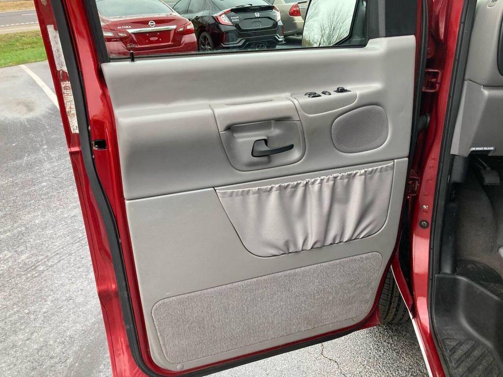 used 2000 Ford E150 car, priced at $6,995