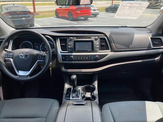 used 2019 Toyota Highlander car, priced at $21,995