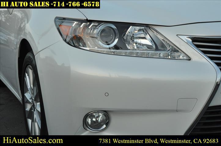 used 2013 Lexus ES 300h car, priced at $12,998