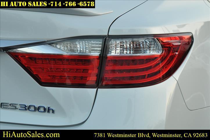 used 2013 Lexus ES 300h car, priced at $12,998