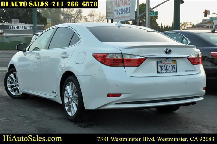 used 2013 Lexus ES 300h car, priced at $12,998