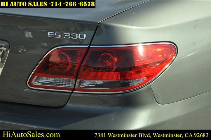 used 2005 Lexus ES 330 car, priced at $8,750