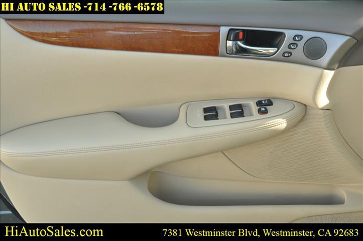 used 2005 Lexus ES 330 car, priced at $8,750