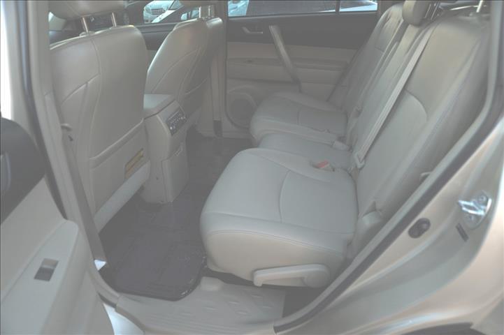 used 2012 Toyota Highlander car, priced at $13,498