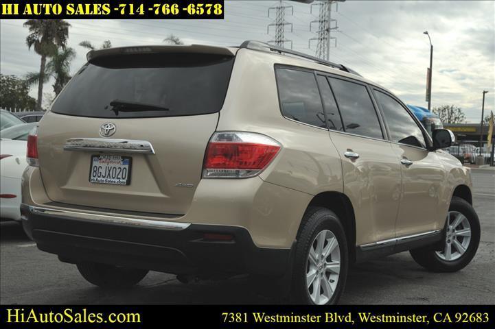 used 2012 Toyota Highlander car, priced at $13,498