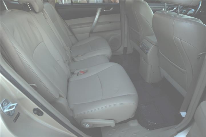 used 2012 Toyota Highlander car, priced at $13,498