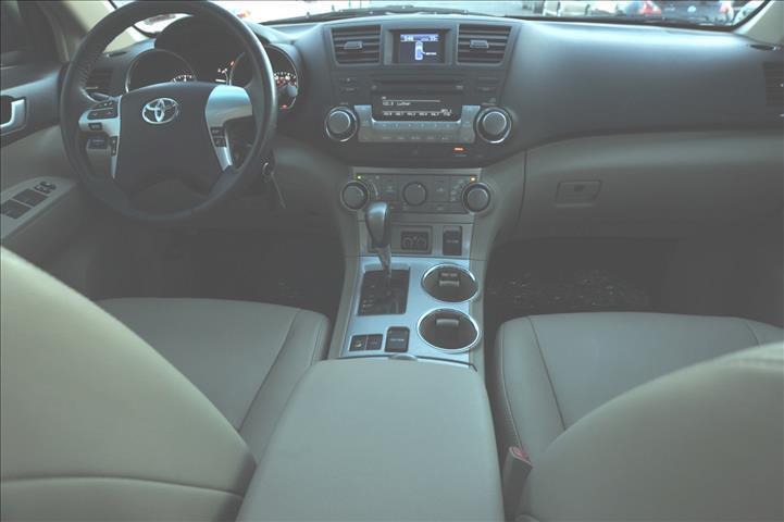 used 2012 Toyota Highlander car, priced at $13,498