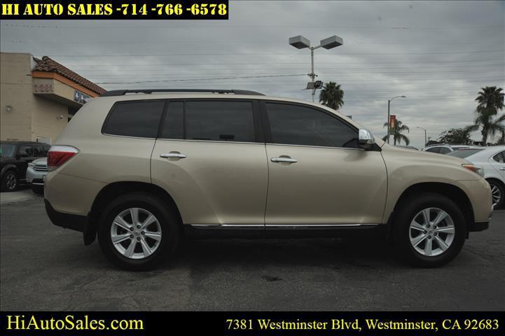 used 2012 Toyota Highlander car, priced at $13,498