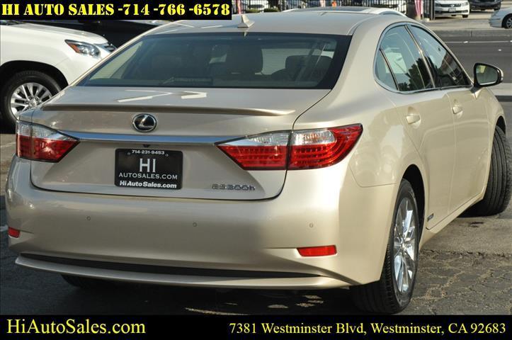 used 2014 Lexus ES 300h car, priced at $15,998